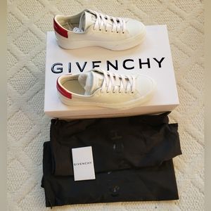 Givenchy Sneakers